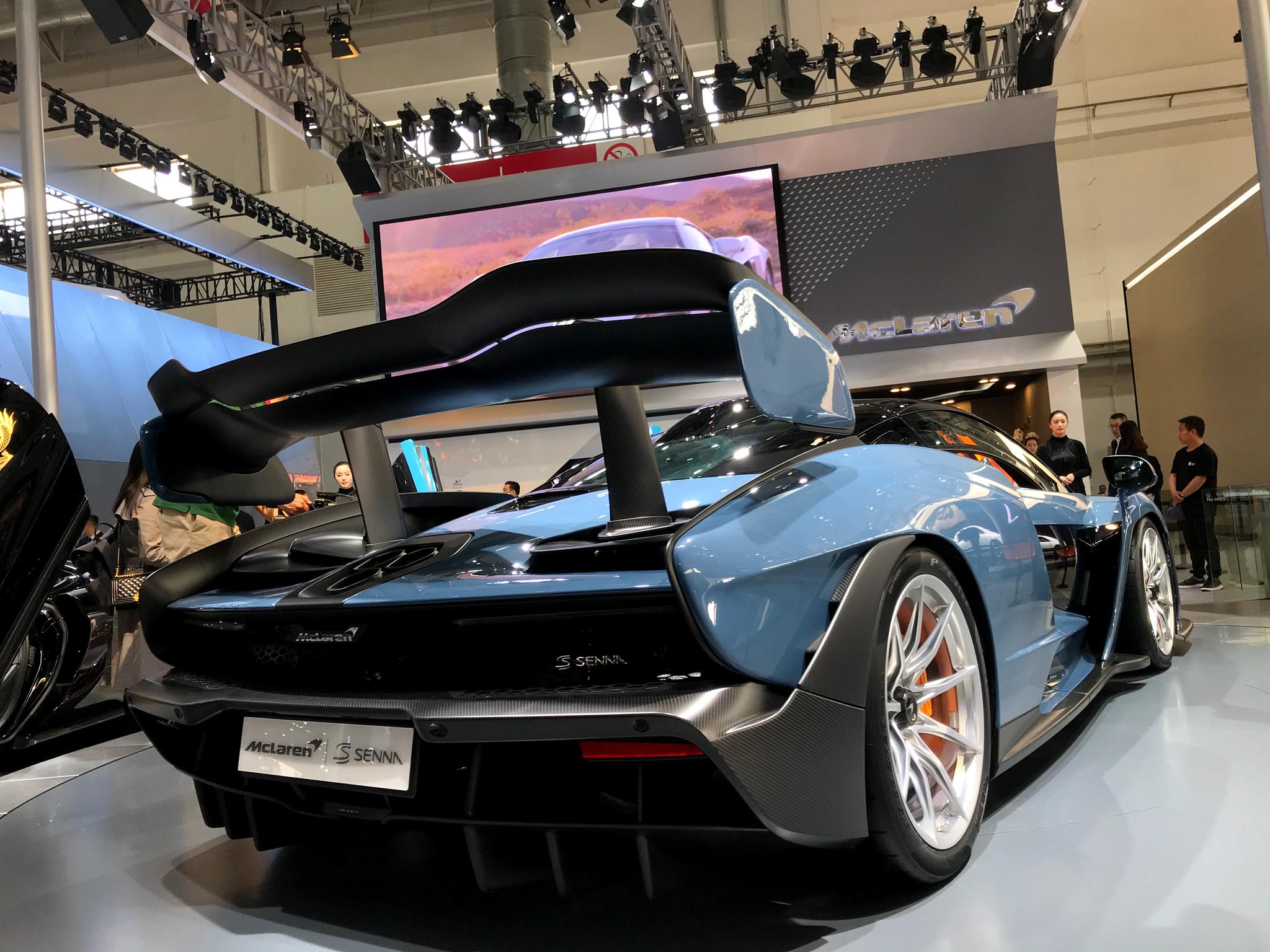 尾翼超级大的迈凯伦senna应该是本次车展最壕神器