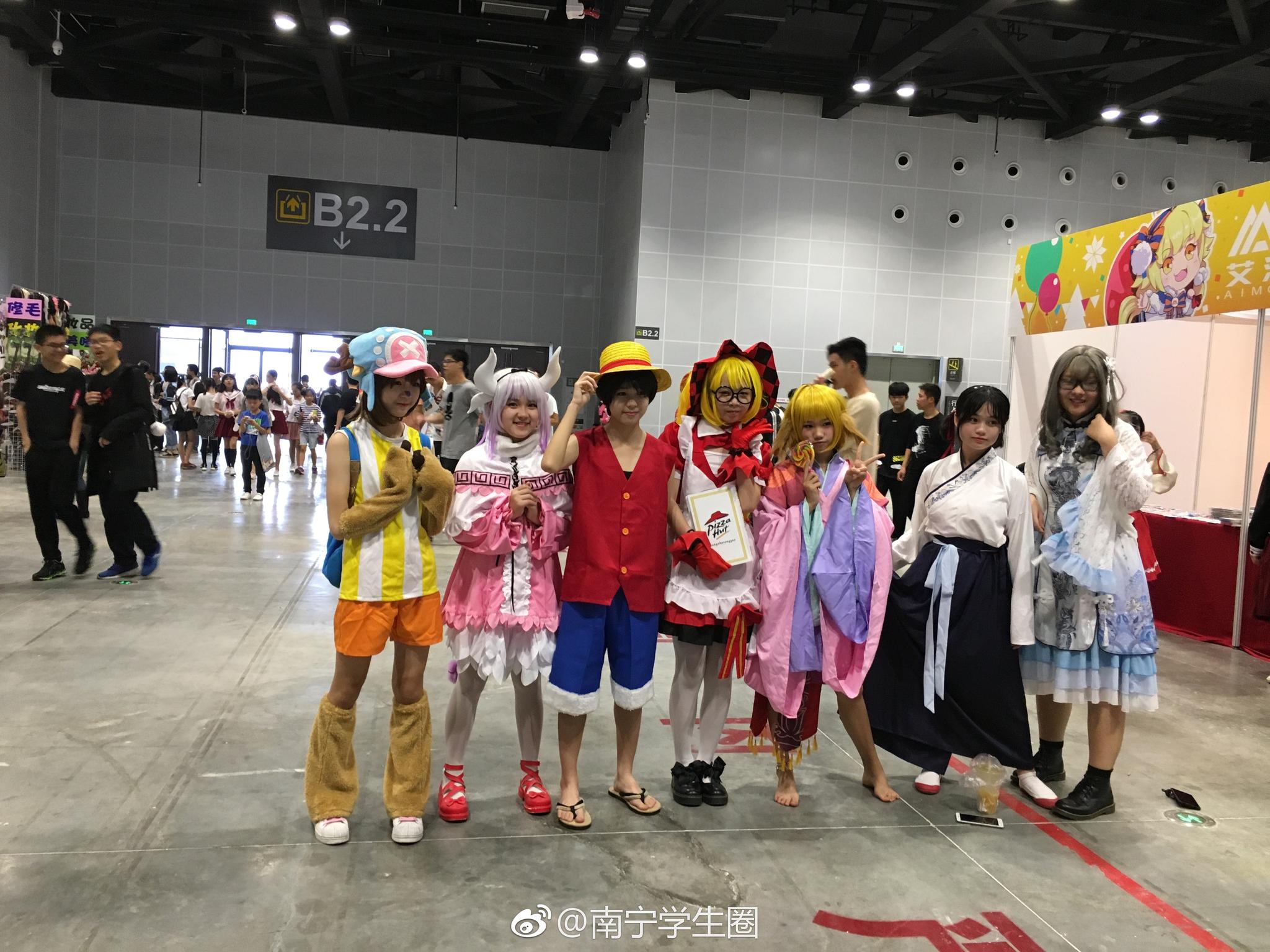 来参观动漫游戏展啦!好q的一群cosplay