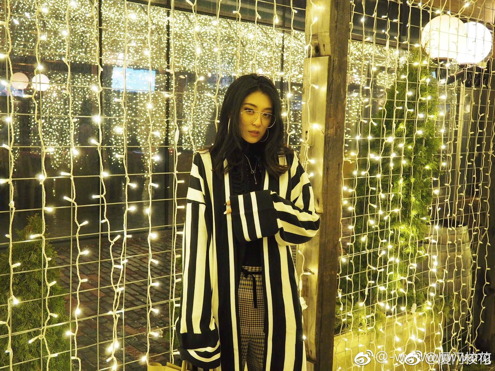 96年,就读于加拿大约克大学电影专业 身高178cm,爱好健身