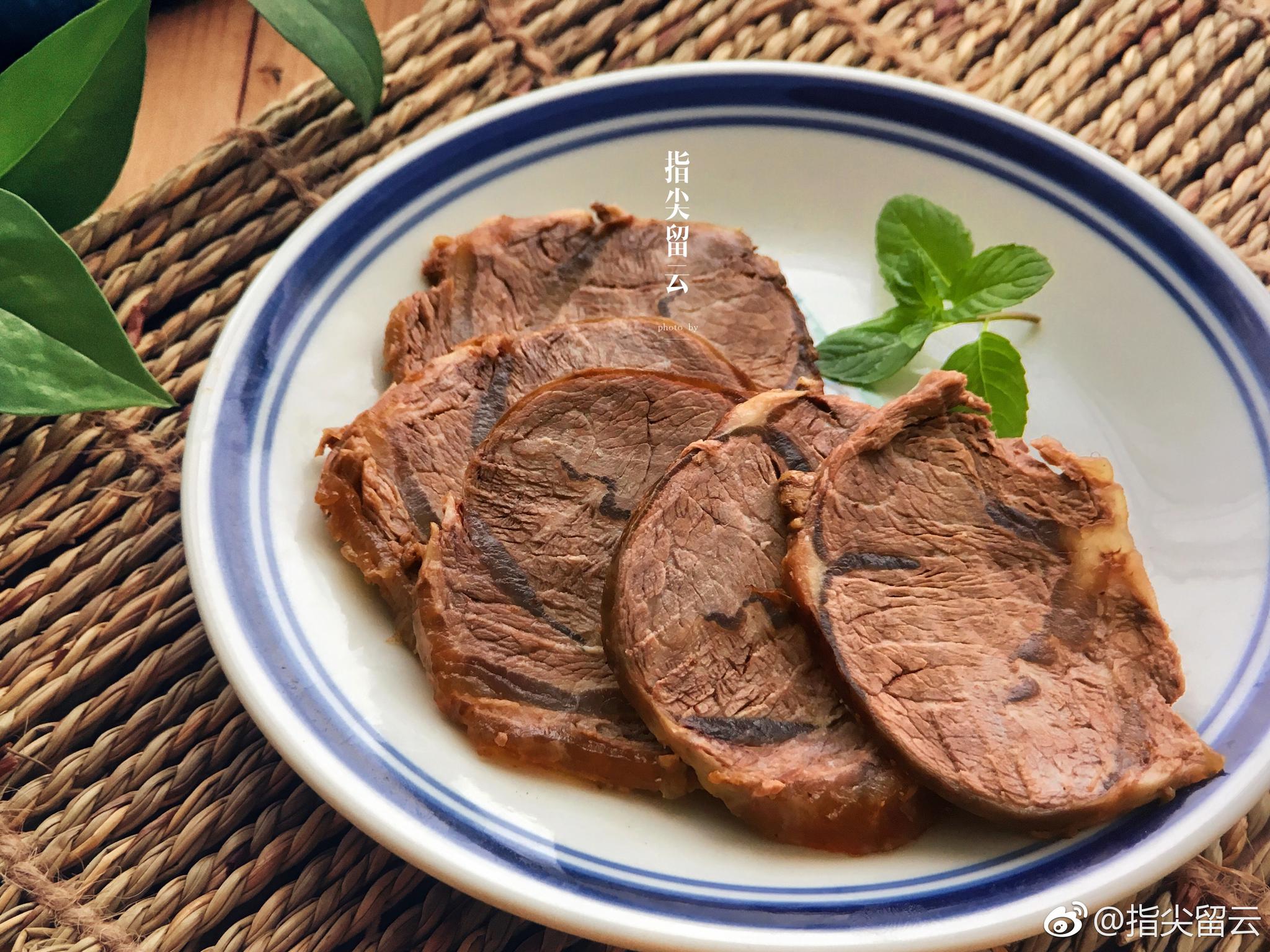 麻酱拌面,烫小青菜,腌芥菜炒毛豆,卤牛肉_新浪看点