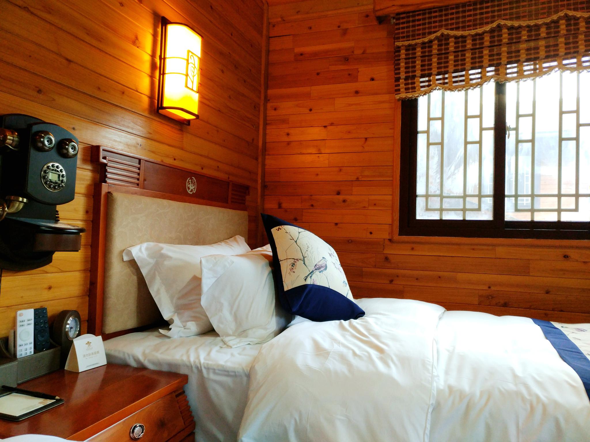 毕节百里杜鹃景区的酒店房型配套完善达到了五星标准有大中