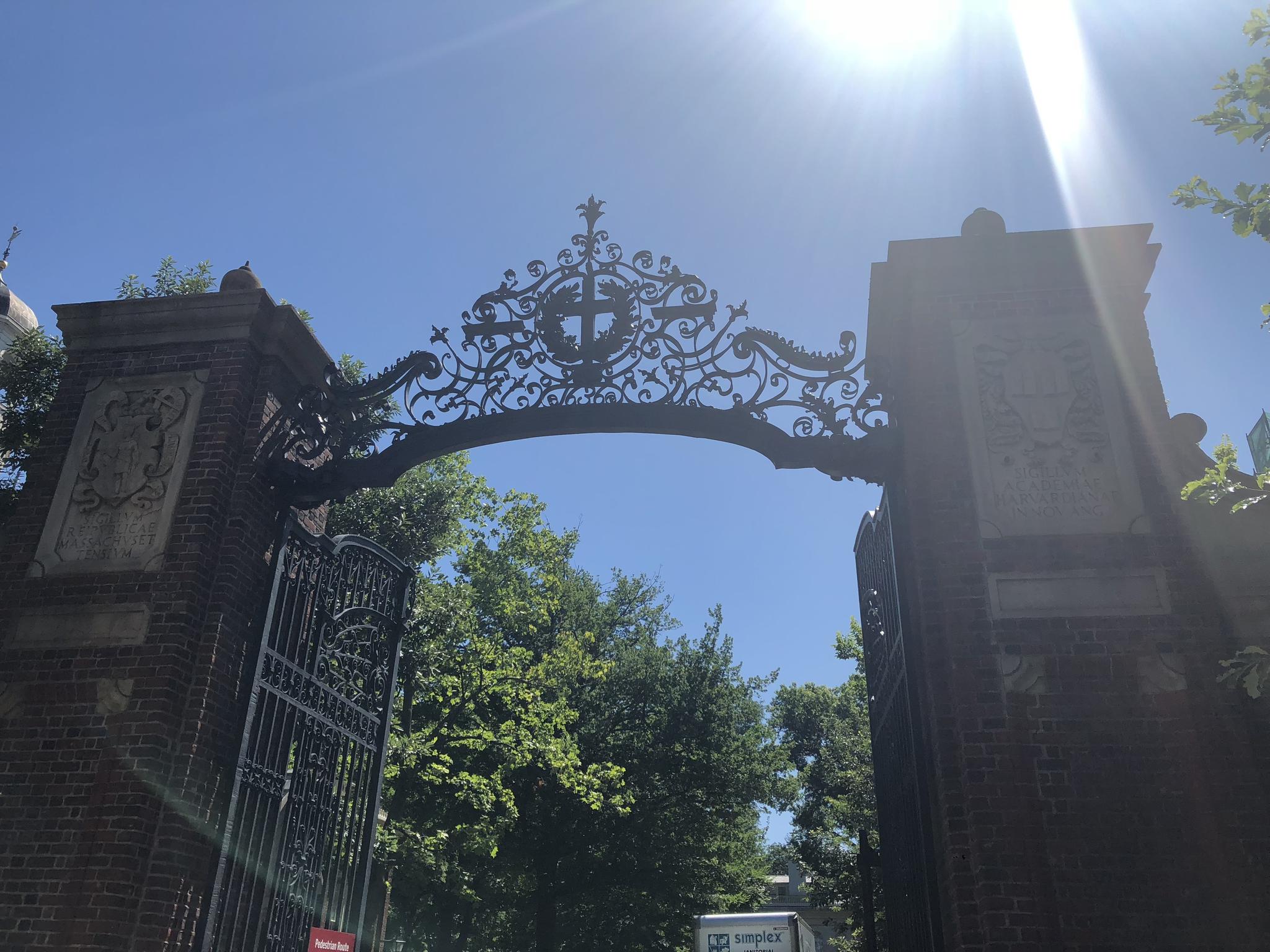 哈佛大学 学院大门哈佛大学 图书馆哈佛大学 哈佛先生铜像哈佛大学 法