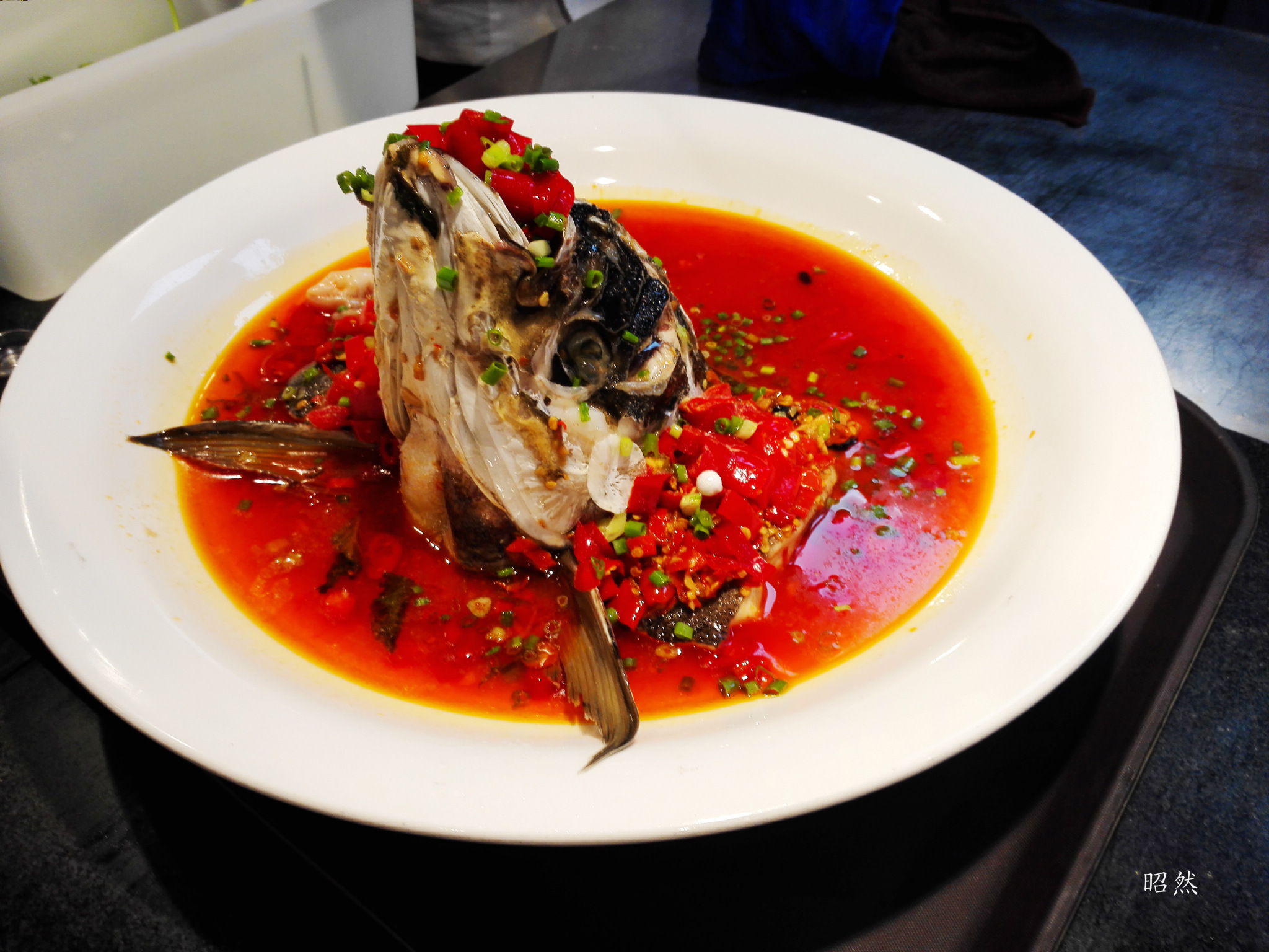 好吃的大鱼头哪里找就在湘概念