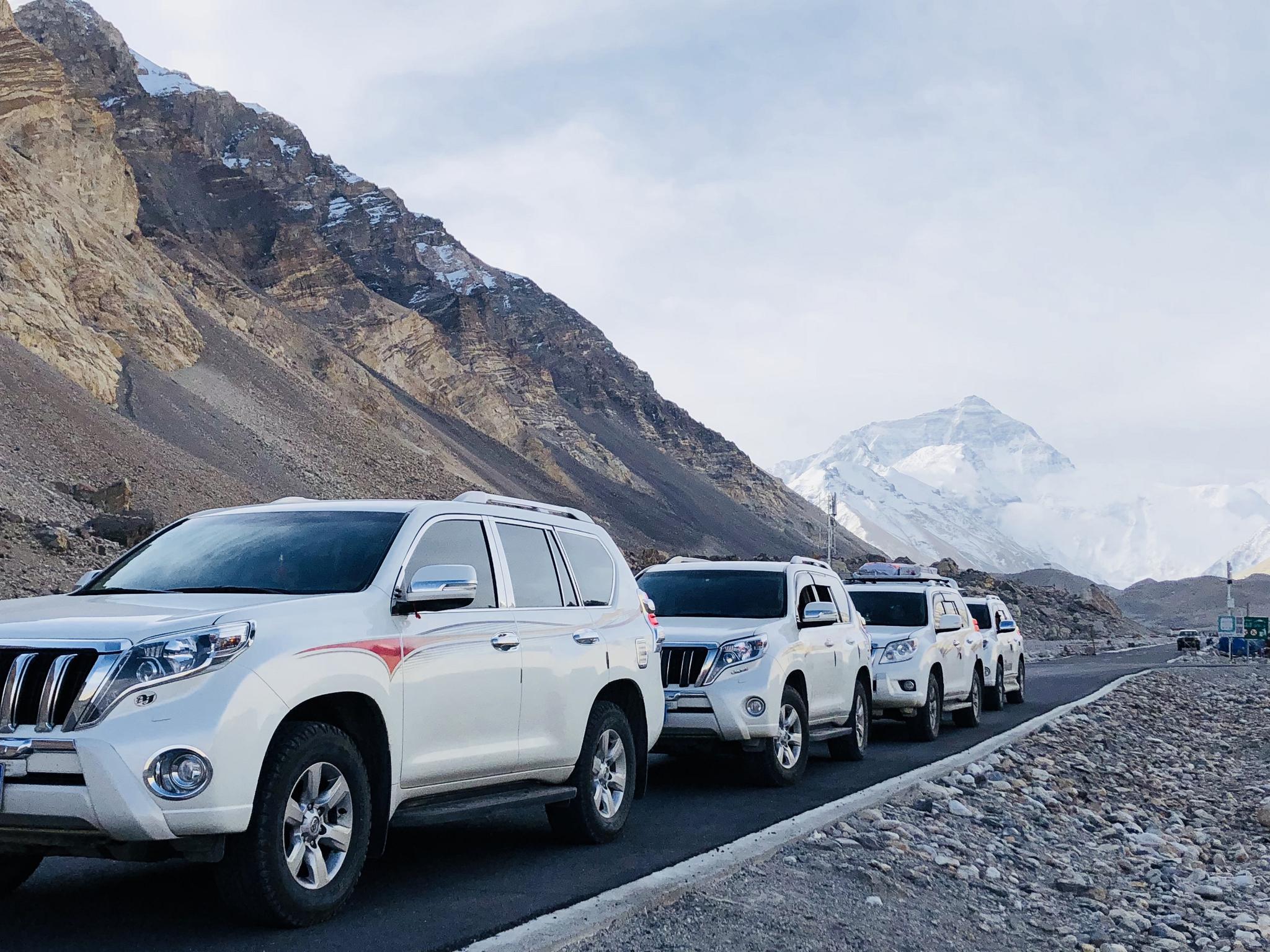 4女孩自驾游失控坠江川藏线上我们到底该注意什么