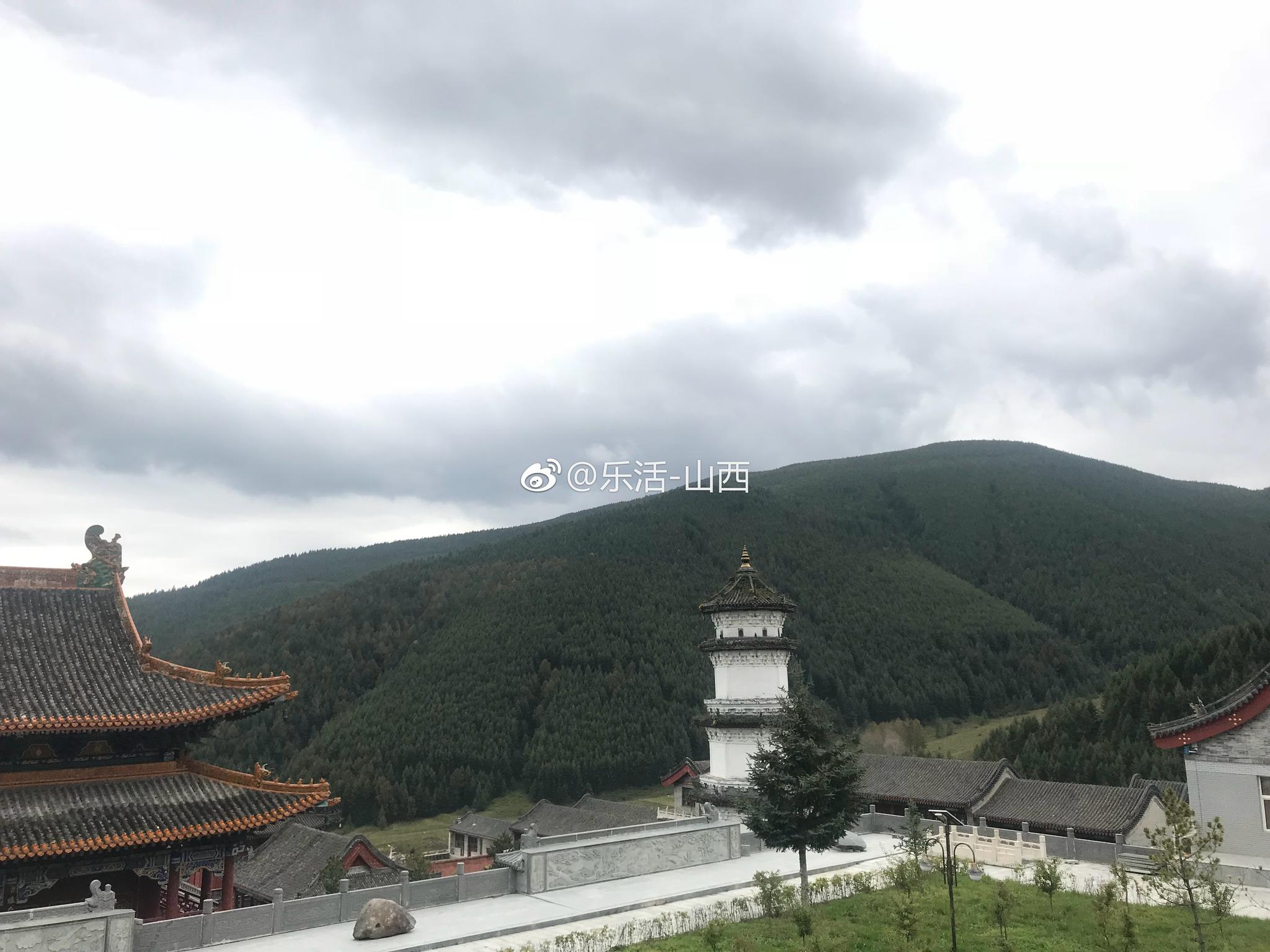 五台山竹林寺:群山环抱中的男众佛学院|竹林寺|五台山|净土道场_新浪新闻