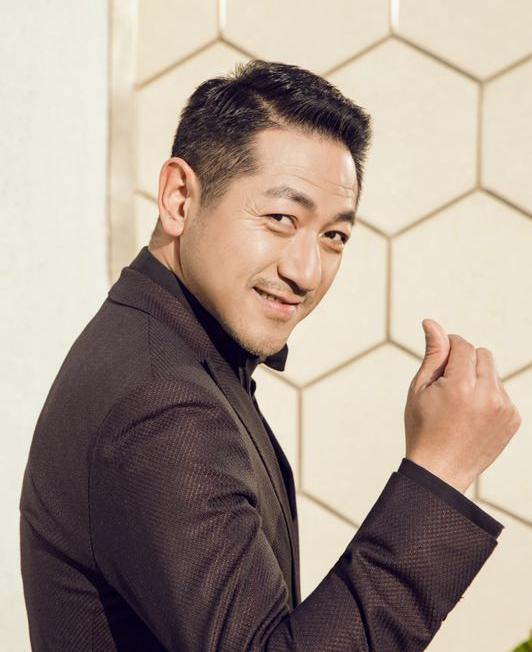 人间烟火味的硬汉大叔—郭铁城