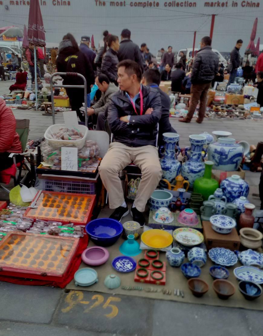 摆摊瓷器批发赚钱吗