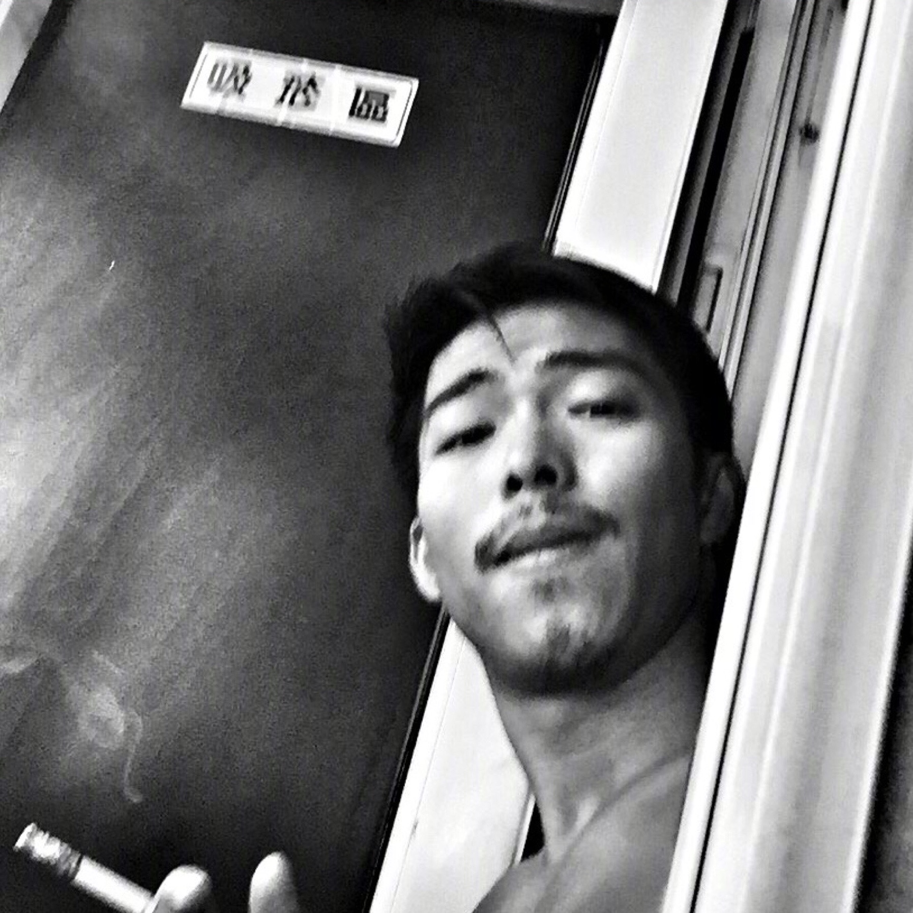 《我不是药神》“黄毛”扮演者 章宇了解一下,痞帅痞帅的