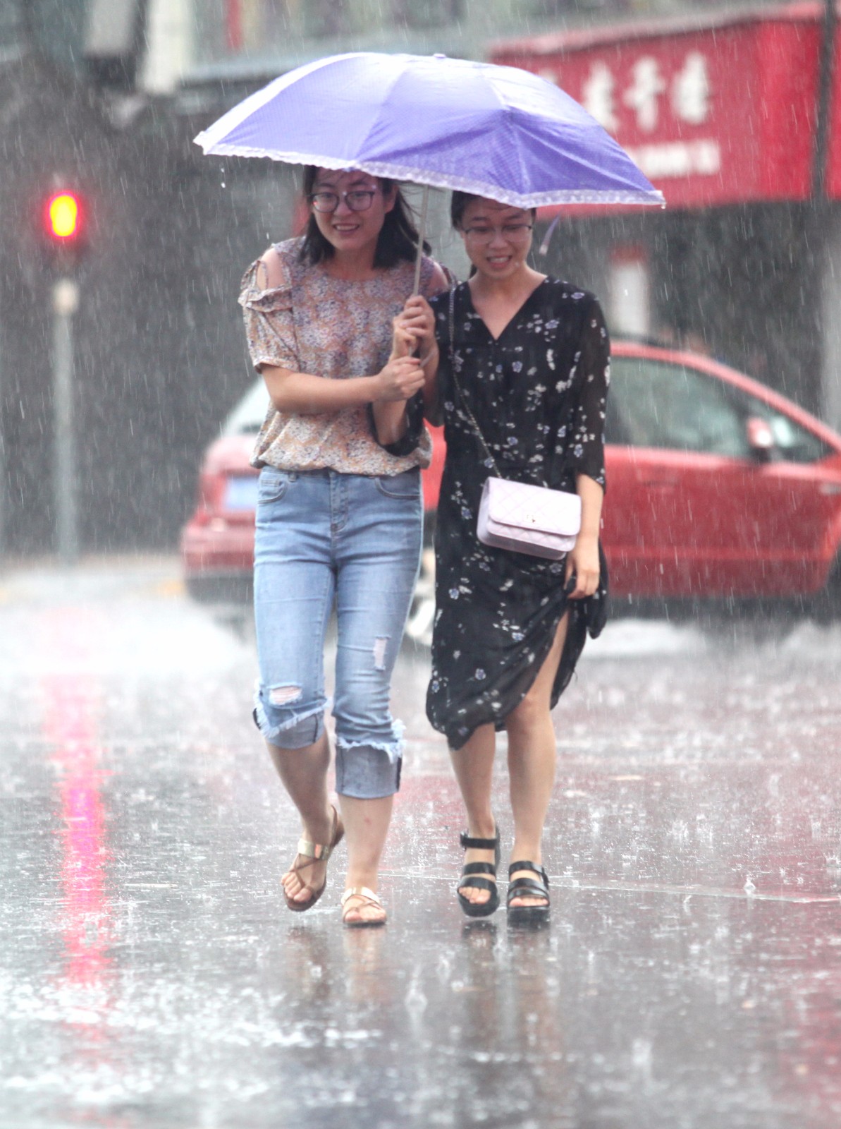 古城西安的这场雨 下的有些猛烈