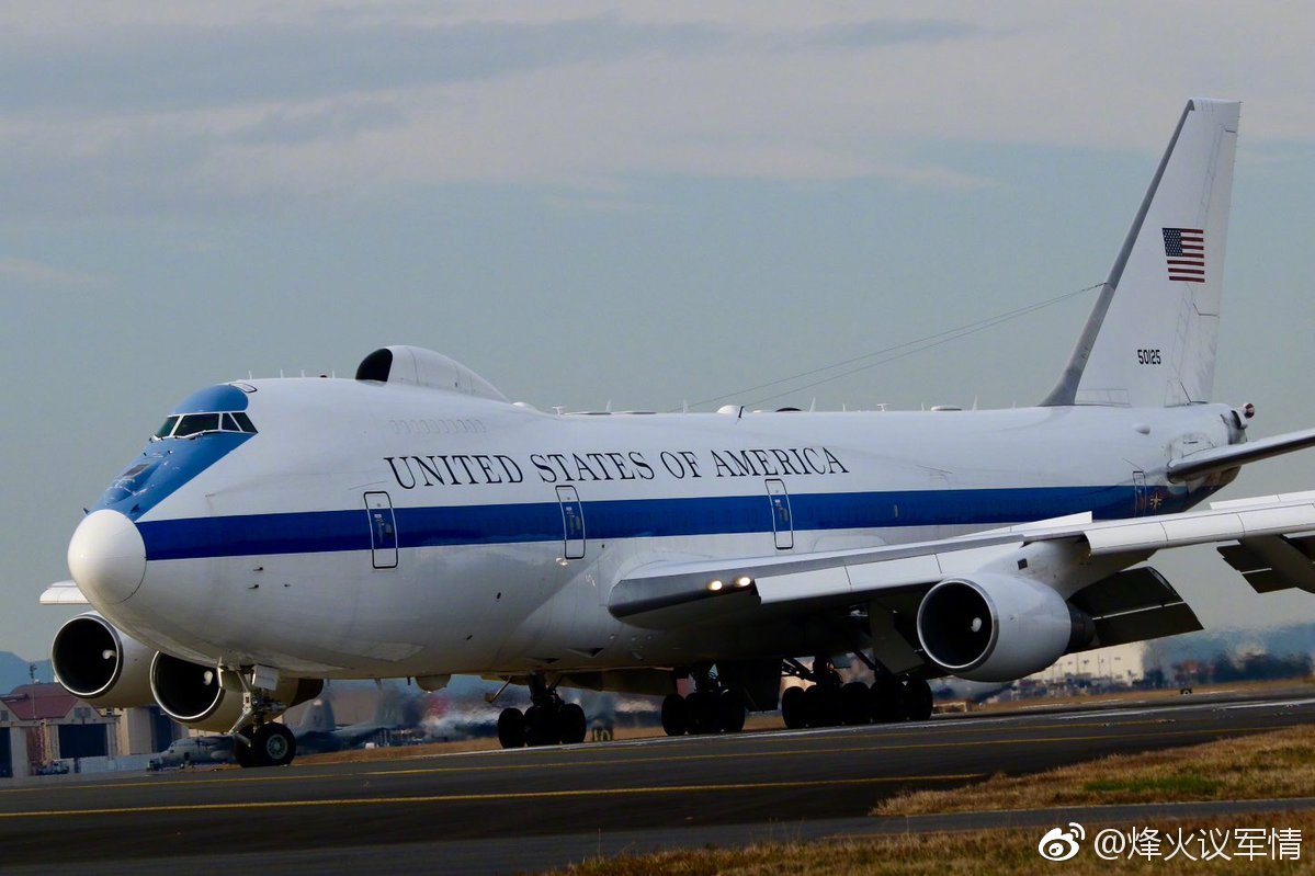 不一样的波音747美国e4b空中指挥机