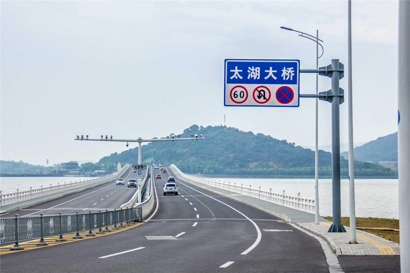 穿过太湖大桥,来到金庭镇,一颗很洋气的"太湖明珠".