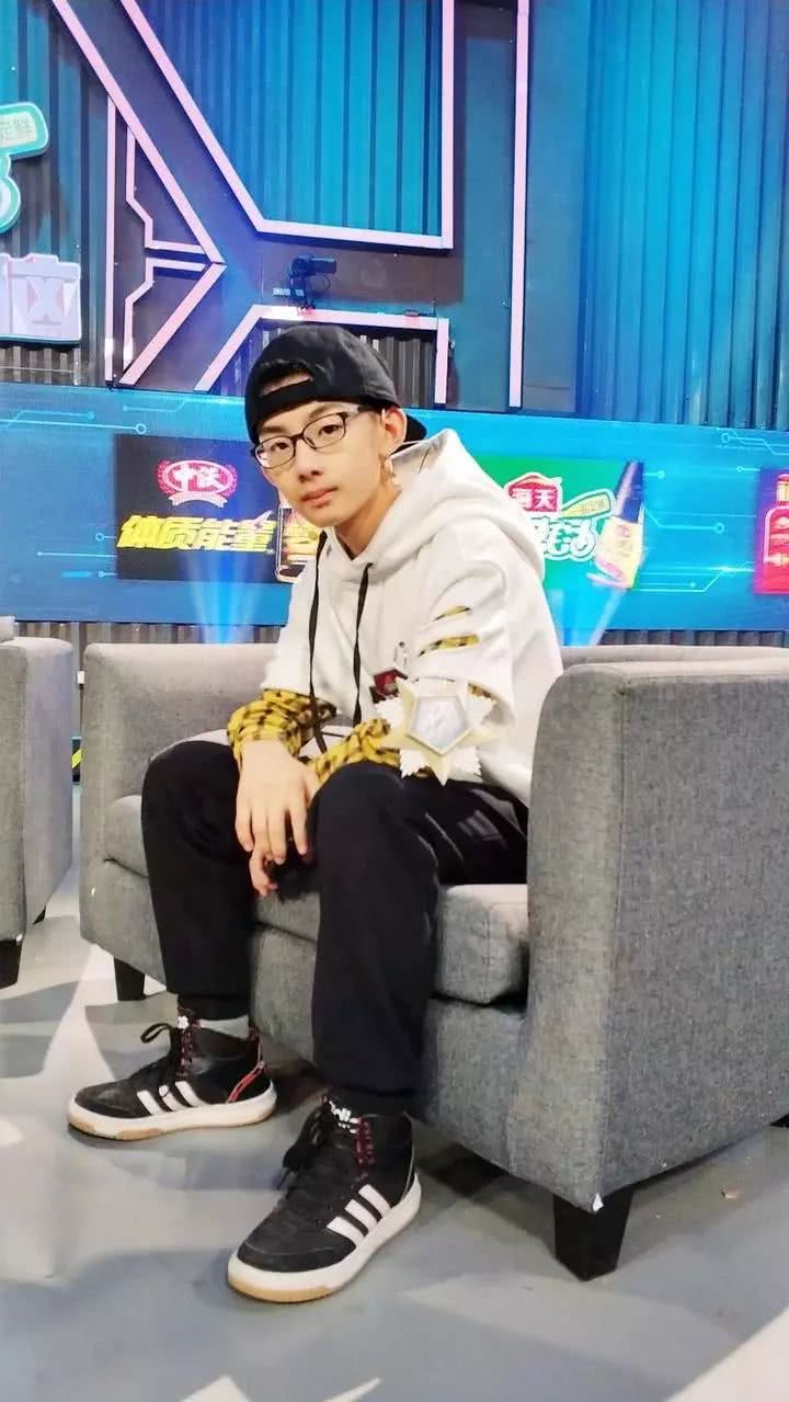 五季最后一期中日之战开播,杭州14岁少年杨英豪对战日本脑王伊泽拓司