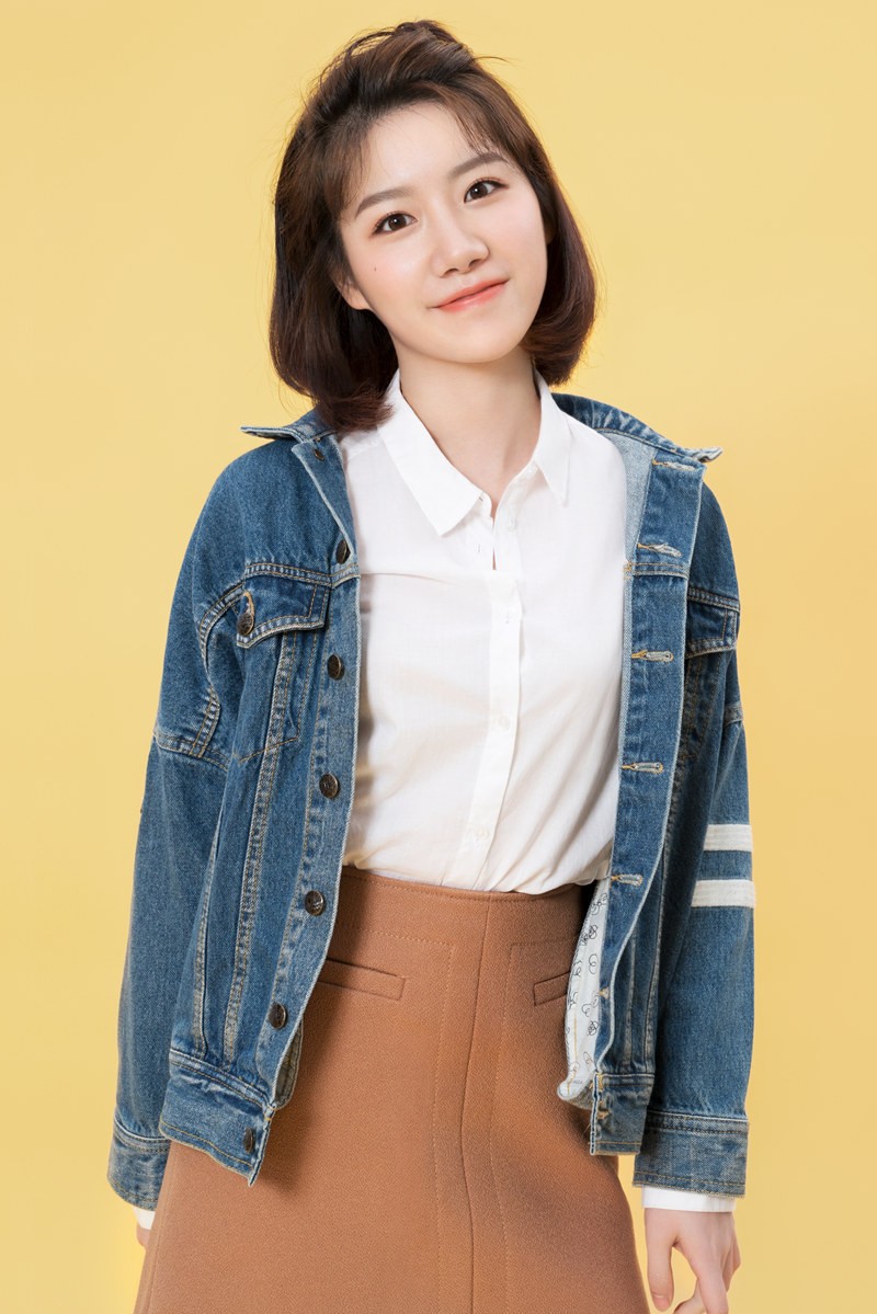 《路过未来》是王婷首次出演文艺电影,从群演到女主角,再到沉淀演技的