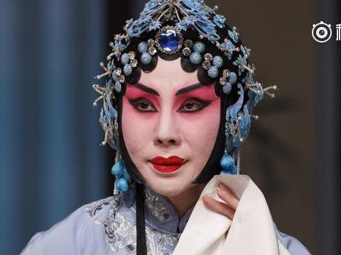 戏剧梅花奖获得者赵秀君演唱京剧《望江亭》,嗓音宽亮,音质优美