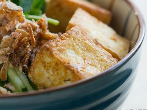 家常豆腐食谱-越南炸豆腐,捞檬半煎炸硬豆腐,香脆轻盈!