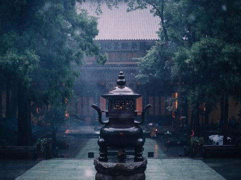 古寺风烟又一秋,山间苍翠月光流|古寺|夜雨|灵隐寺_新浪新闻