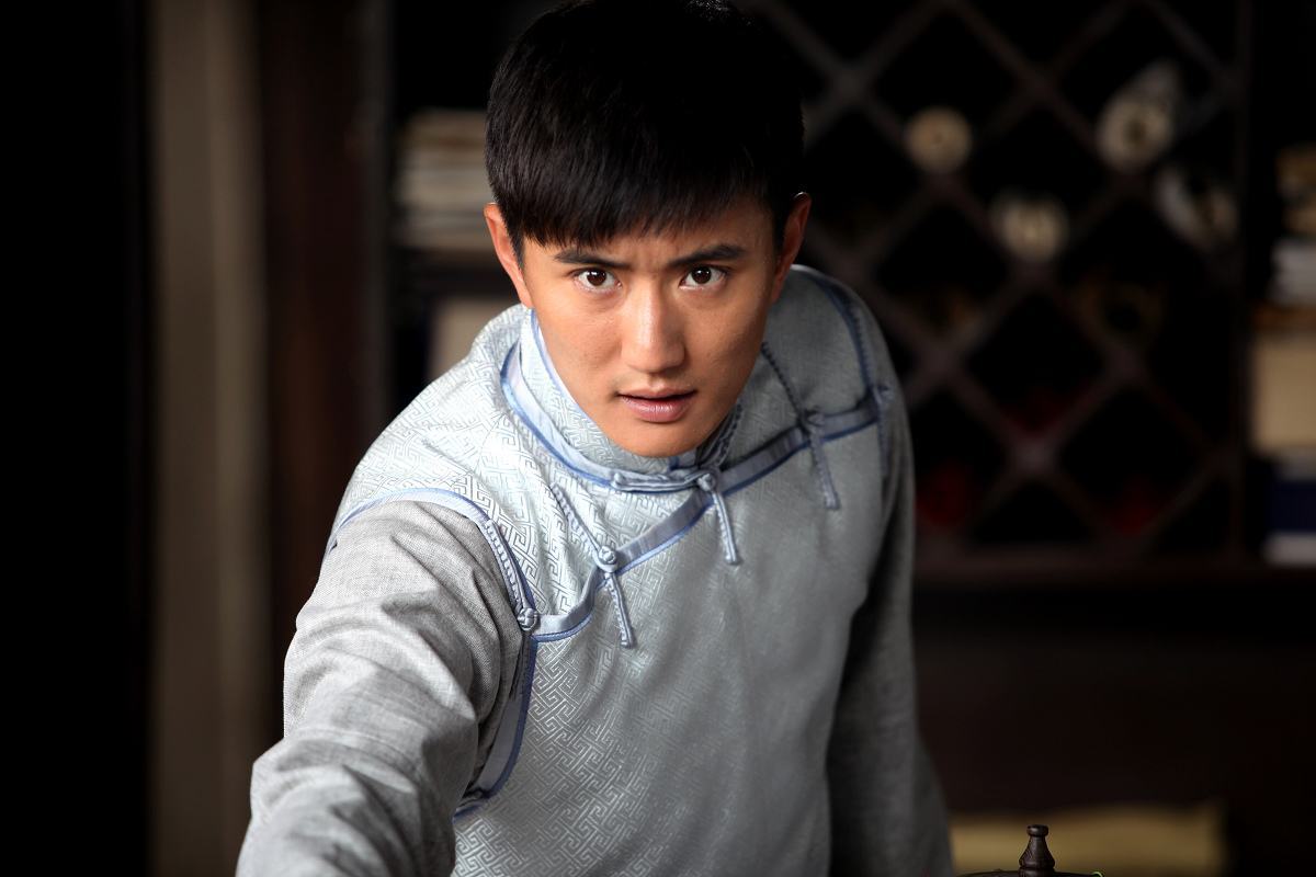 当了25年演员,叶静开始退居幕后,转型当导演,在2016年指导电视剧《八