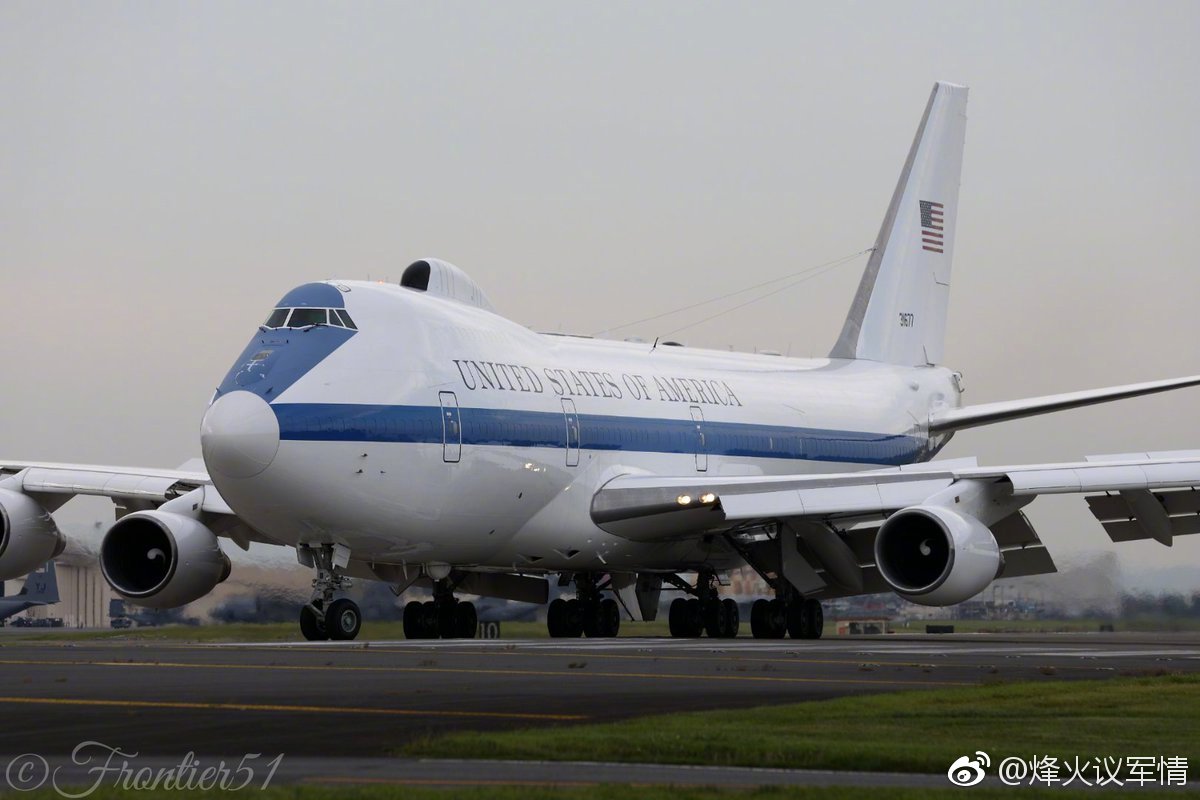不一样的波音747美国e4b空中指挥机