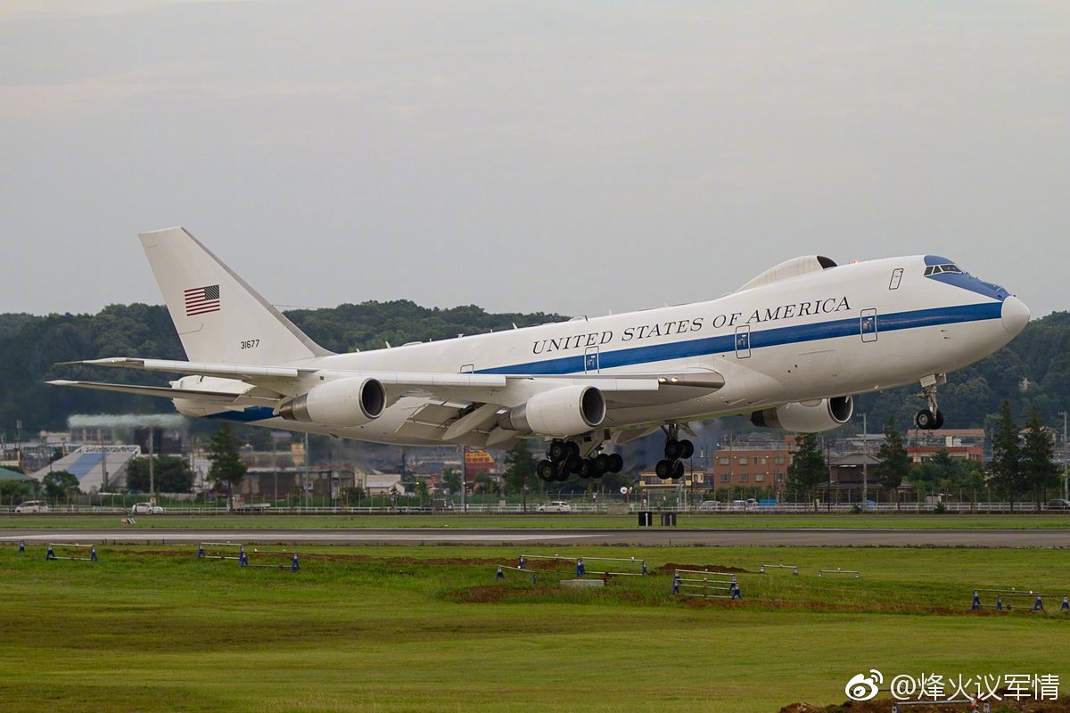 不一样的波音747美国e4b空中指挥机