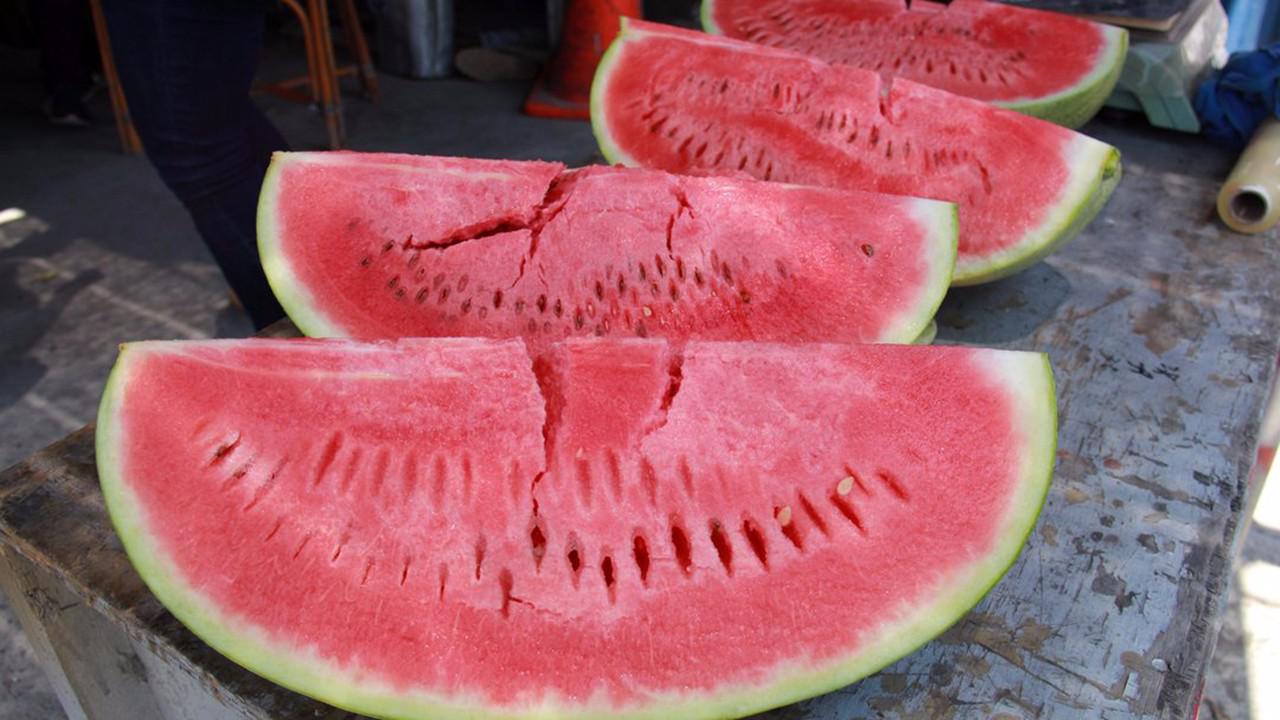 为什么切开的西瓜千万不要买?看完终于明白其中猫腻
