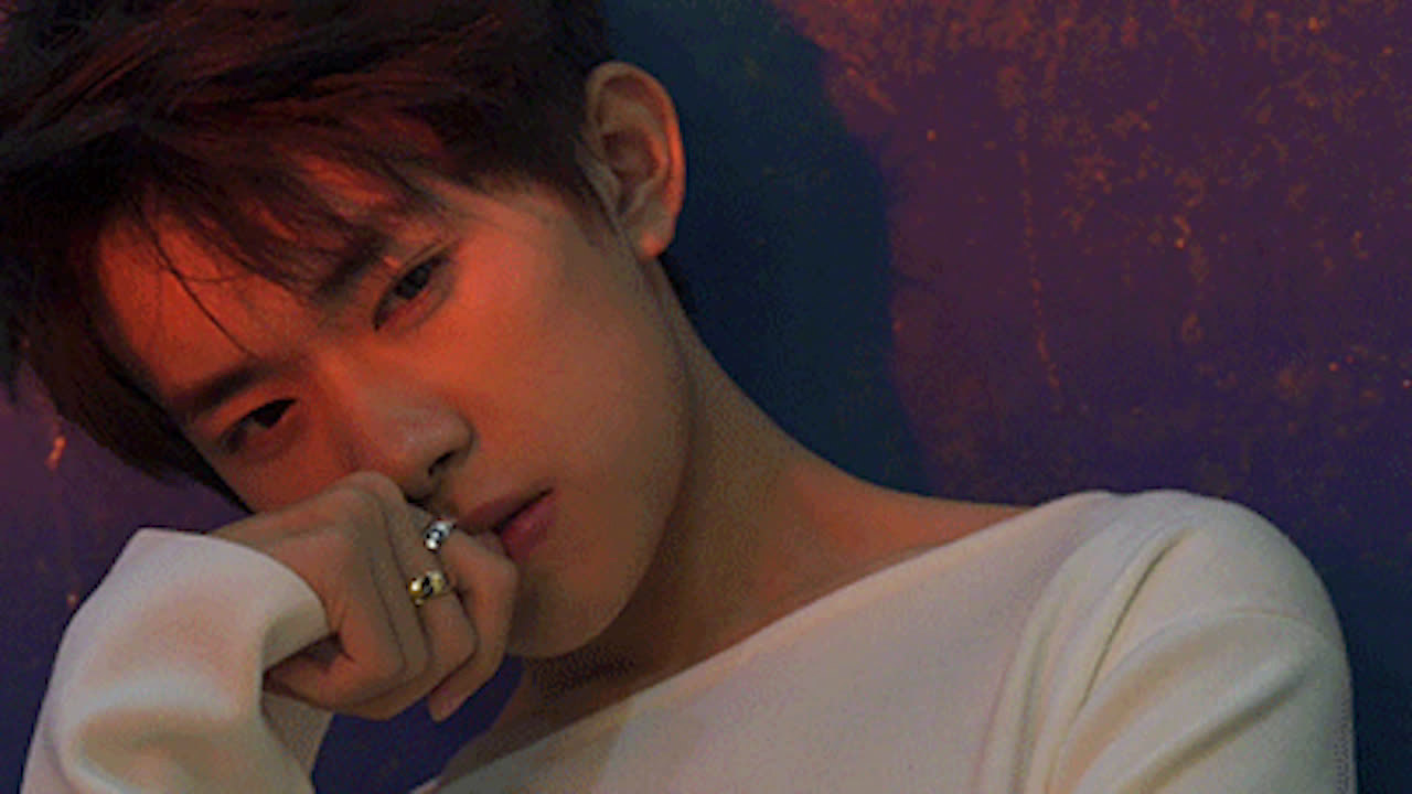 王源叫王俊凯易烊千玺起床,大佬直接骂人,小