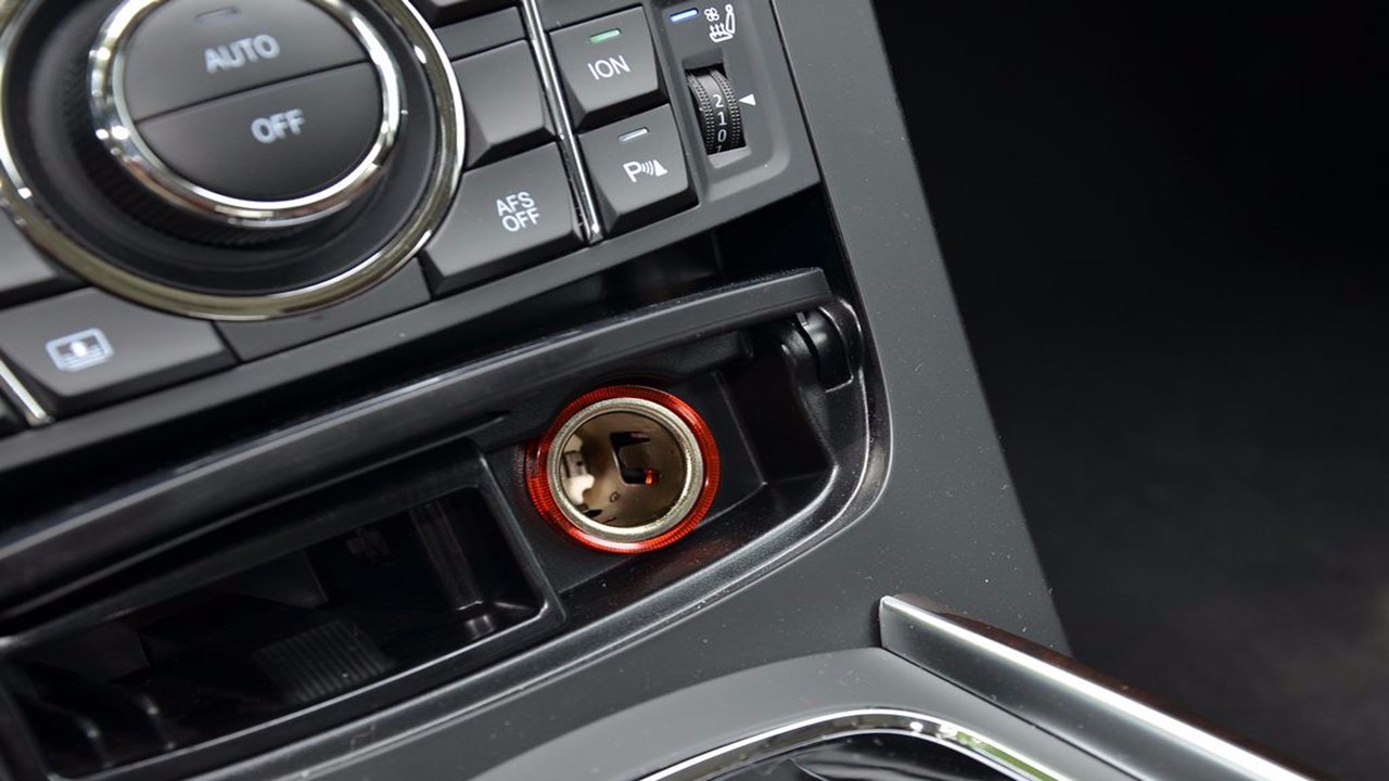 原来汽车点烟器不仅仅能点烟!今天才知道还可以这样,厉害了