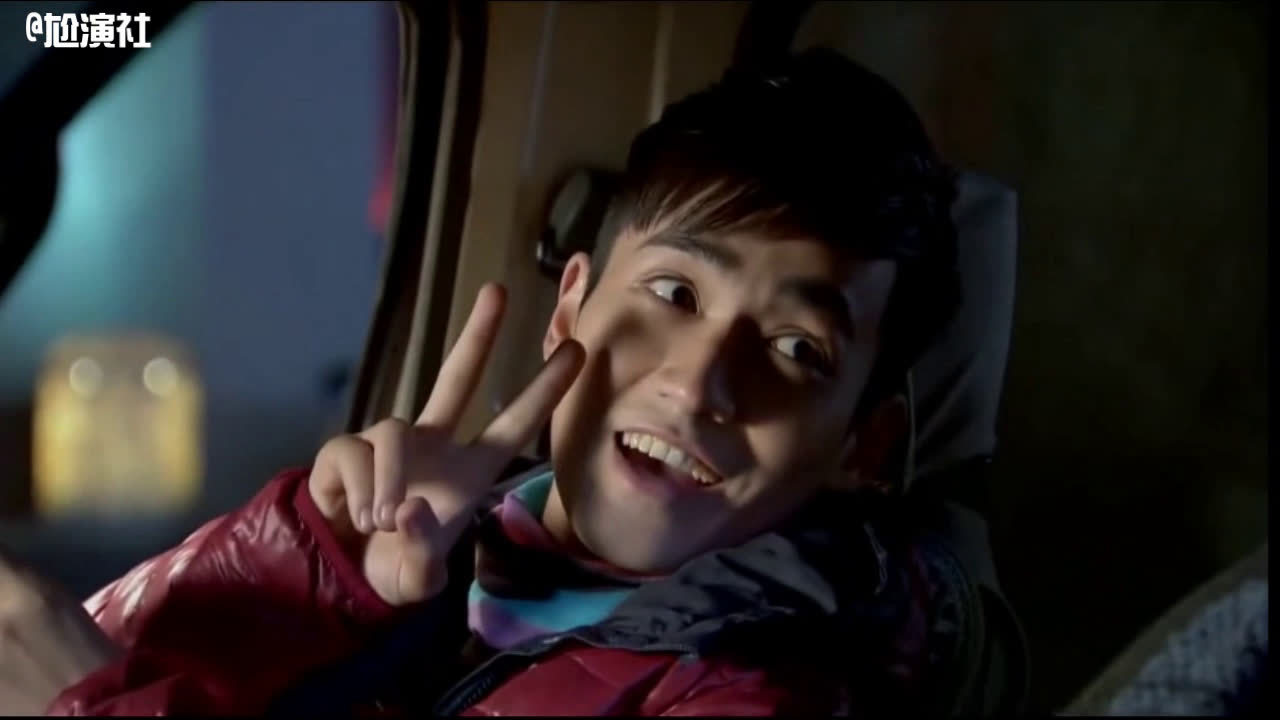 一条《家宴》里冯豆子的奶萌笑声合集, 大家好这是冯豆子,他今天既不