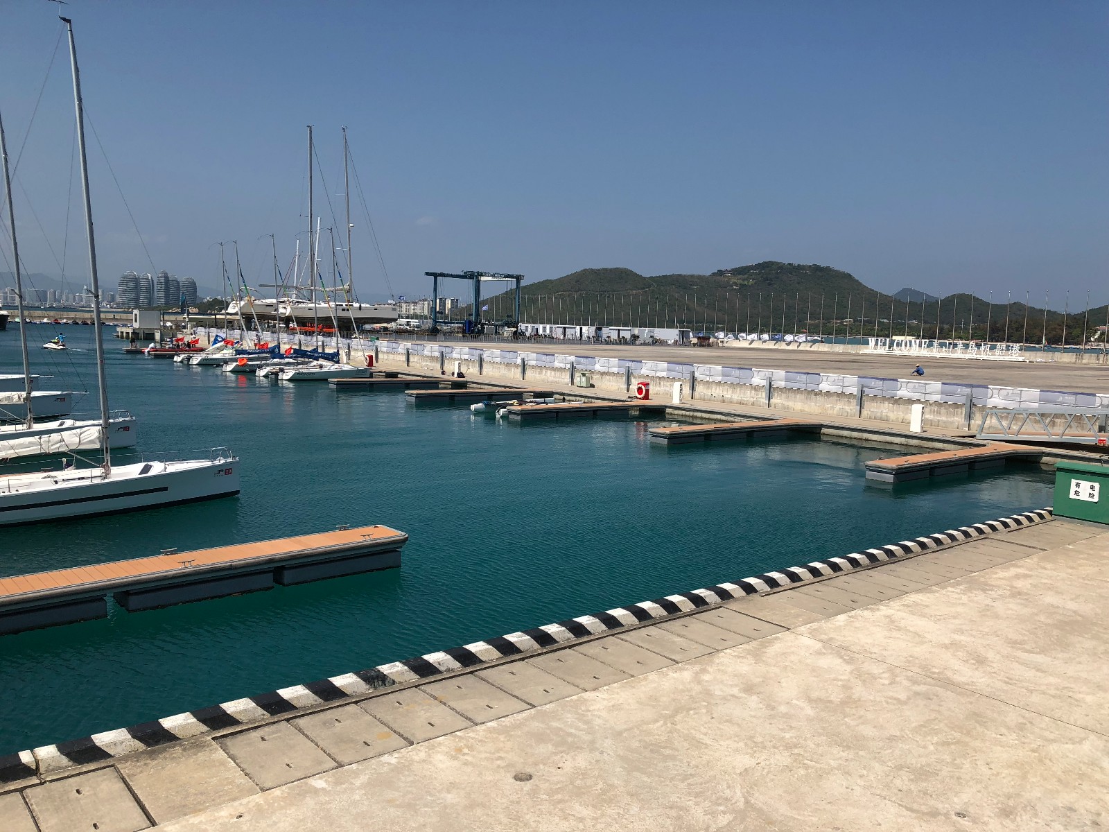 三亚最美游艇帆船码头半山半岛帆船港实拍欣赏