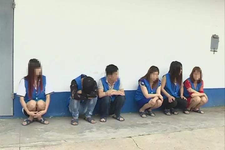 警方在沐足店抓获涉黄违法犯罪嫌疑人8名