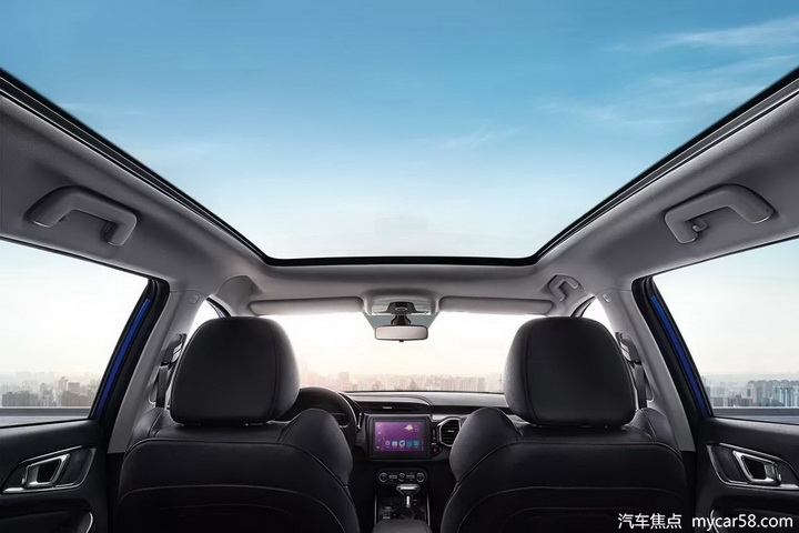 又到毕业季 让人羡慕的全景天窗10万左右就可轻松拥有