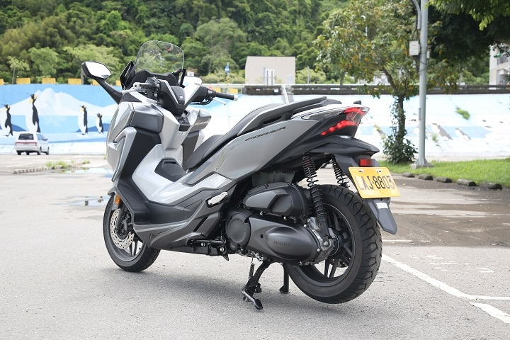 试驾本田nss300,这台摩托真的太太太好骑