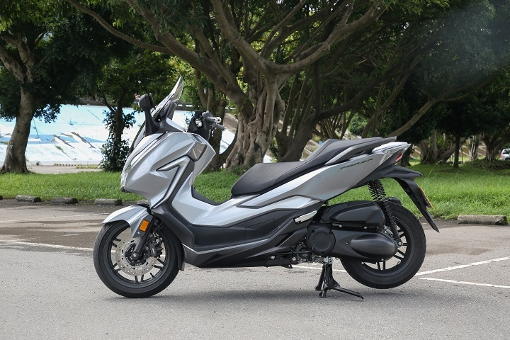 试驾本田nss300,这台摩托真的太太太好骑