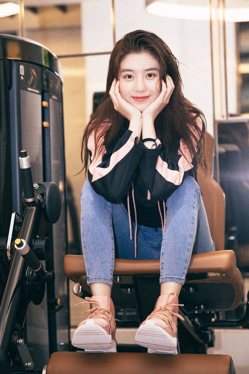 李凯馨运动大片来了人美腿长撩力值max