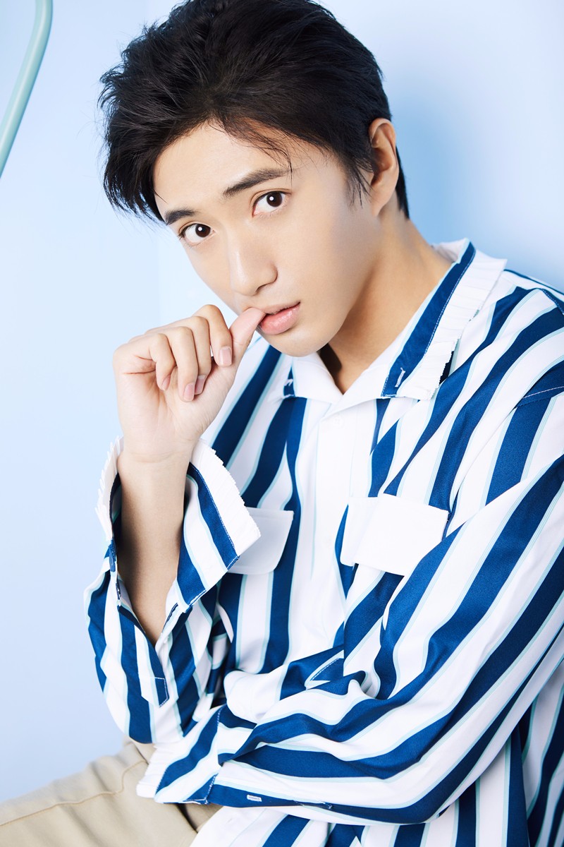 张博涵春日大片曝光 漫画里走出的美少年_新浪看点