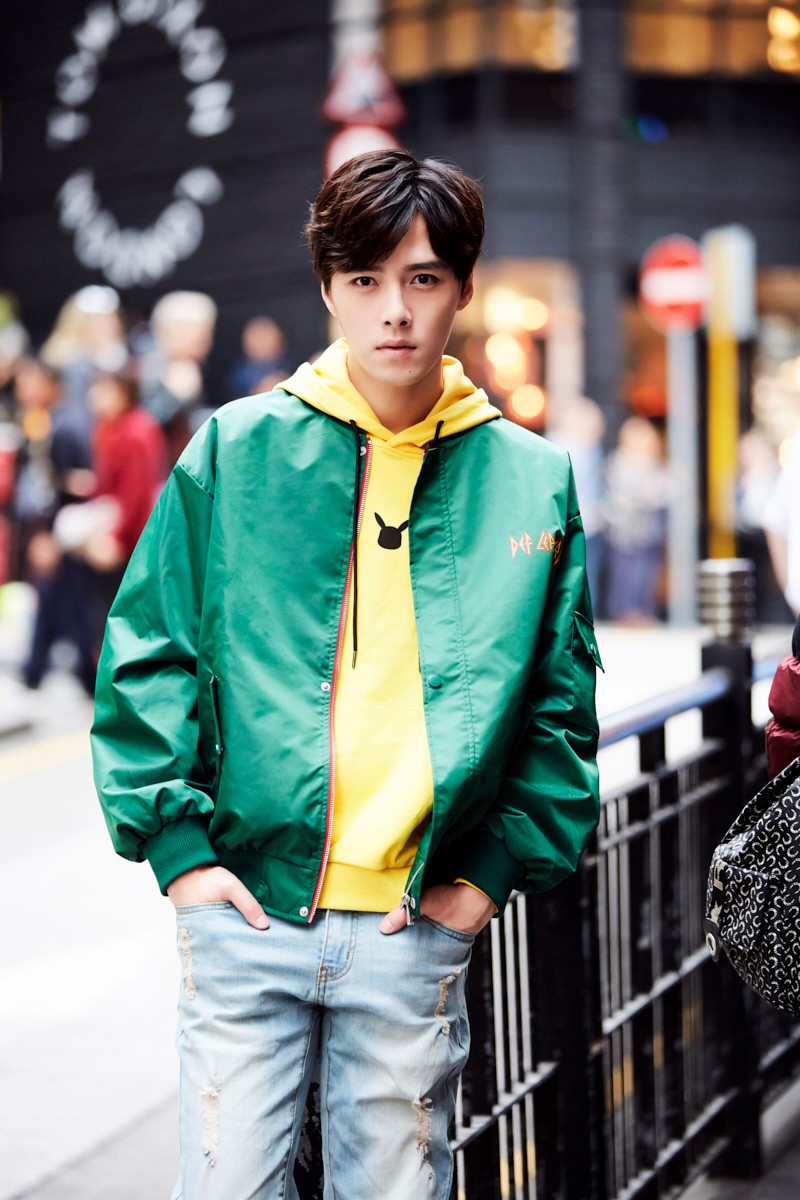 方逸伦街头系列写真曝光