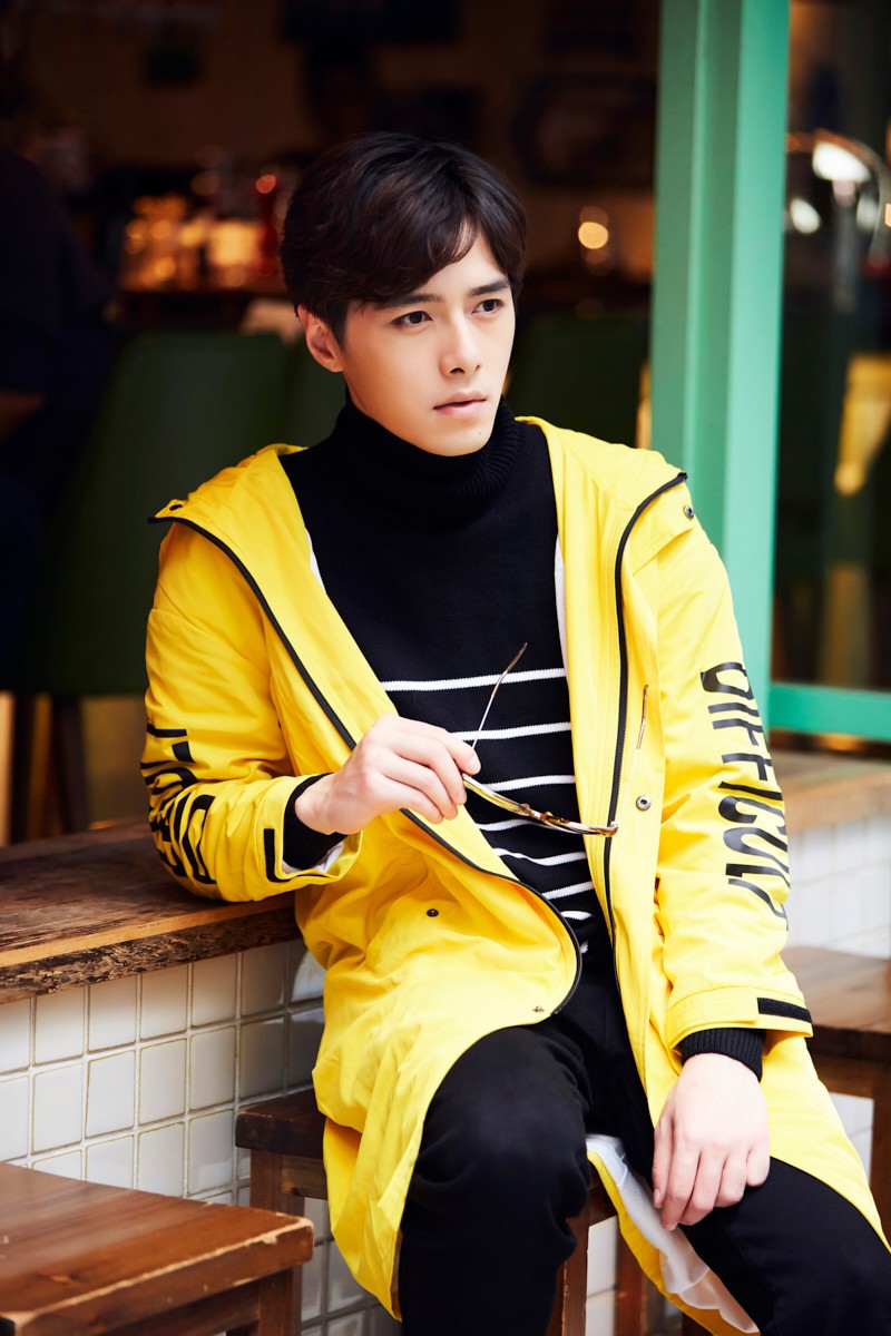 方逸伦全新街头写真曝光街头时尚潮流无极限