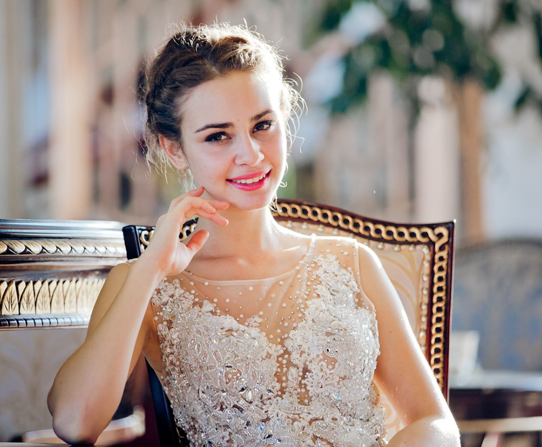 俄罗斯美女如云,而且是多民族国家,大部分都是混血美女!