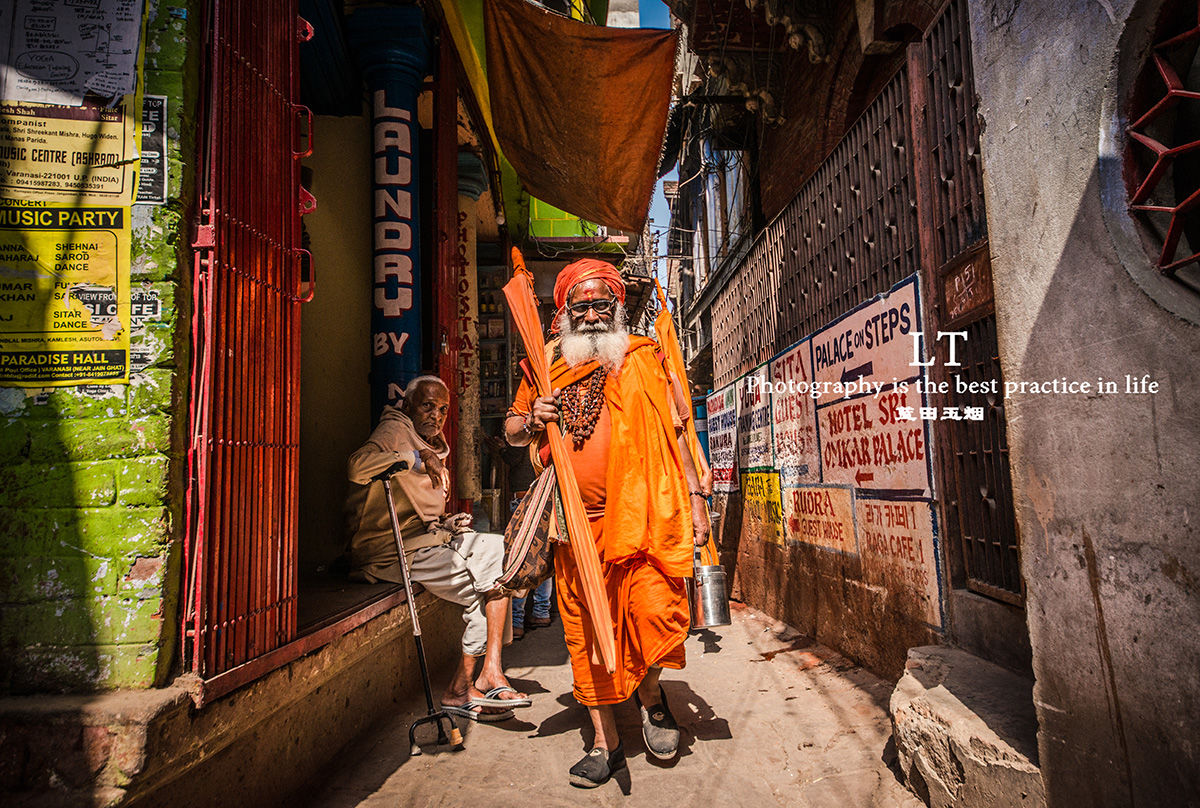 在神棍遍地的印度恒河游客都爱来看稀奇