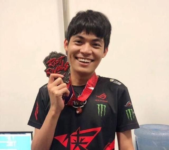 rw战队痛失s赛资格, 阿光发文暗示明年将退役