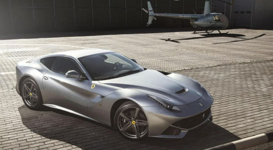 中国发明烧水汽车不烧油不充电一箱水就能跑800公里