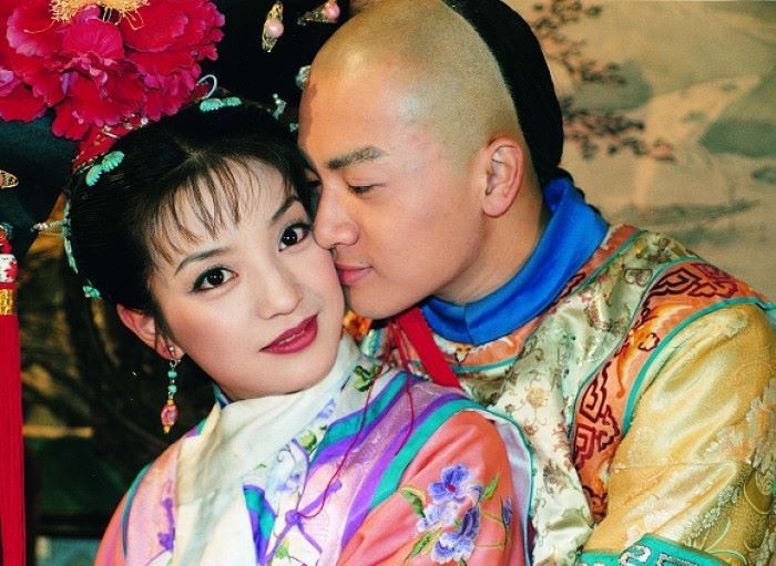 小燕子傻白甜20年了要被戳穿?|还珠格格|皇宫|五阿哥_新浪新闻