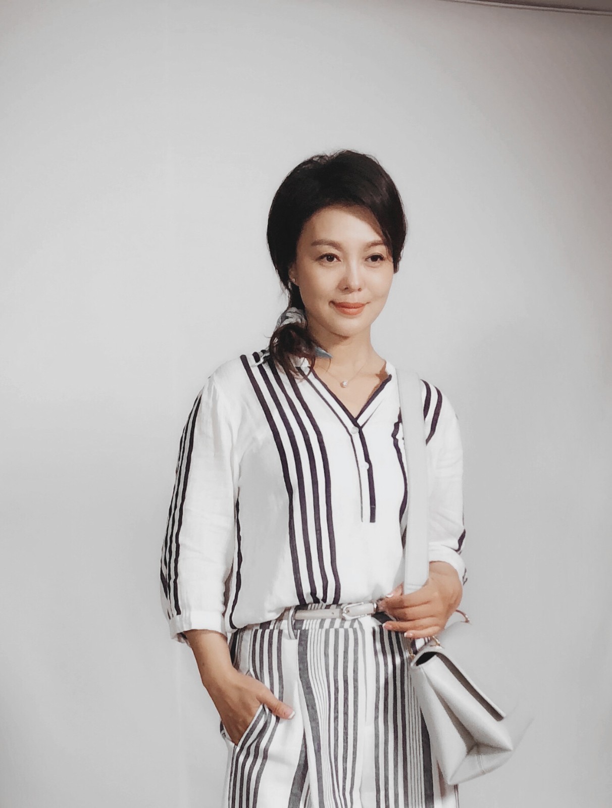 荣蓉《天才管家》主场景杀青 首演真善美家政中介所负责人