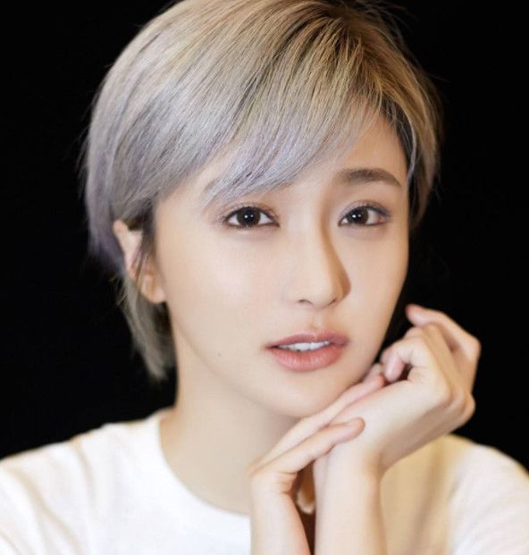 她因《中国好声音》走红,走红后抛弃"前夫",今继承三十亿家产