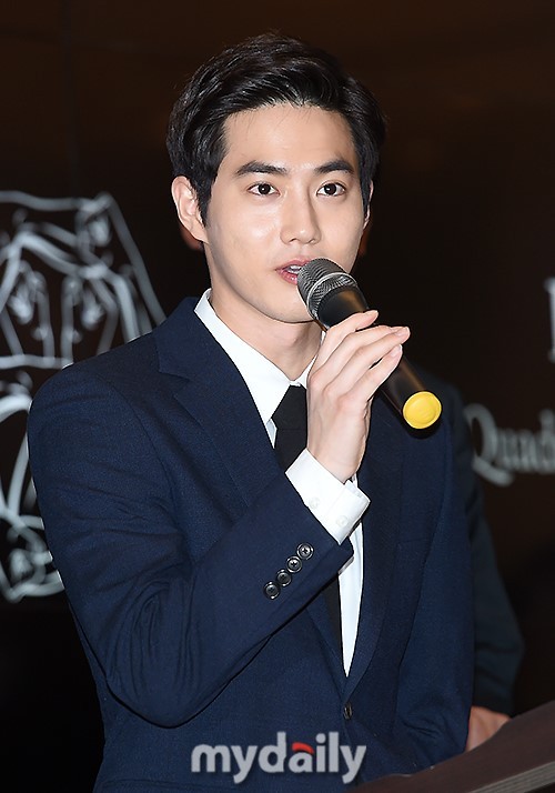 suho边伯贤kai出席exo纪念章新闻发布会