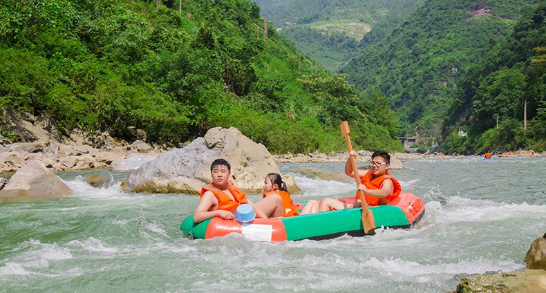 重庆唯一能让三岁以上小孩体验漂流的自然河亲子游地,响马河漂流
