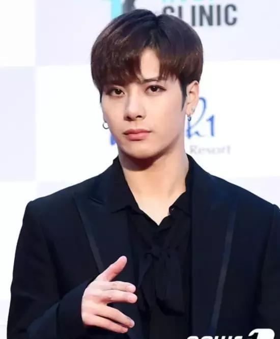 鹿晗的桃心发型排第一, 而王俊凯,王源纷纷跟上! 只有他排第六!