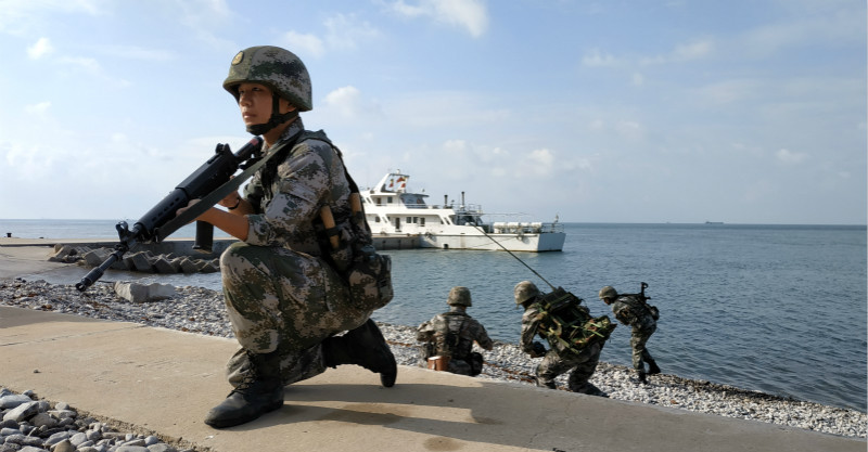 网络媒体国防行,图集,沙场秋点兵军中操练忙