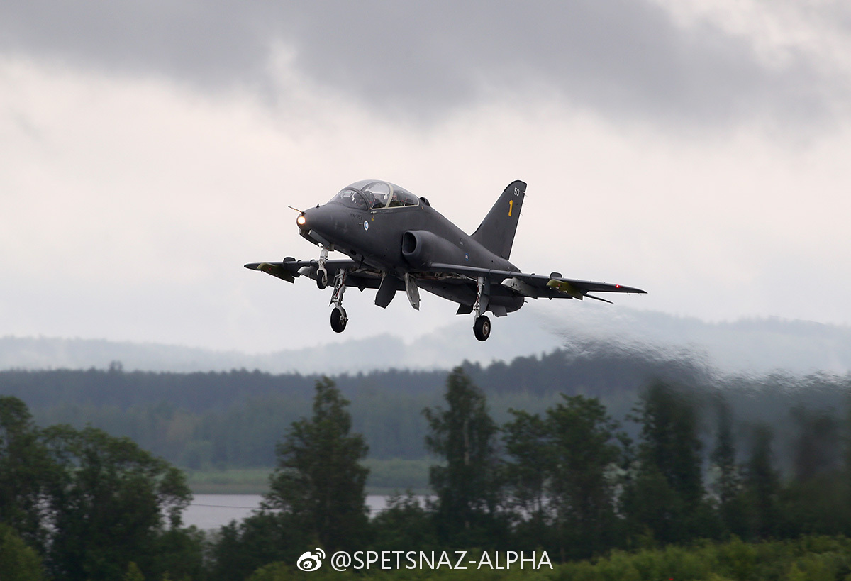 芬兰空军成立100周年,用过的飞机不少目测