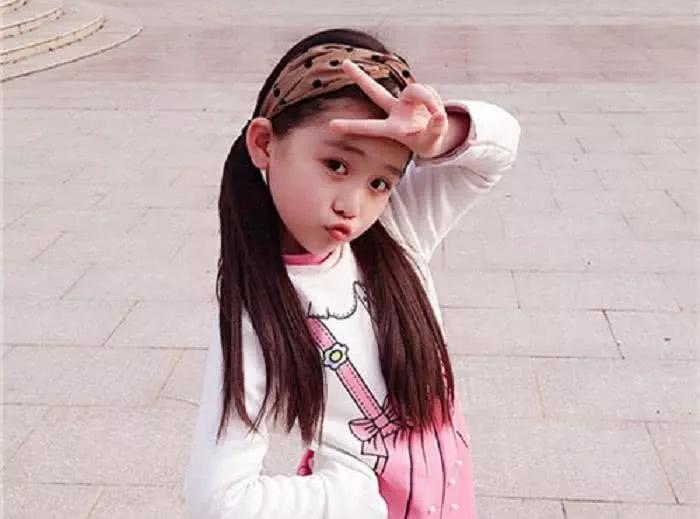 8岁时饰演邓伦的女儿,走红后资源不断,长相可跟阿拉蕾媲美|王亭文