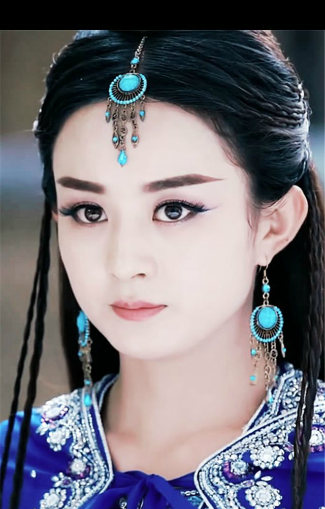 一改清纯甜美冷艳时的赵丽颖眼神仍然会放电